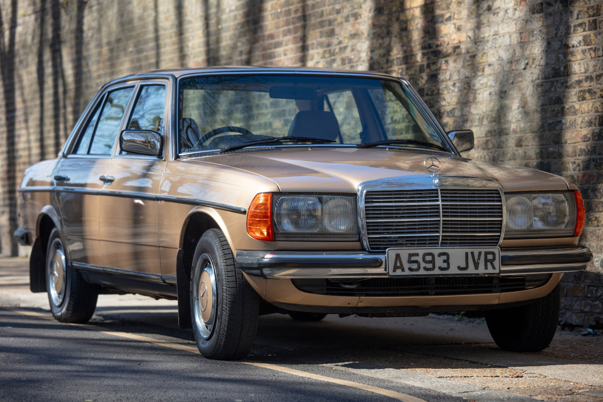1983 Mercedes-Benz W123 Image 6